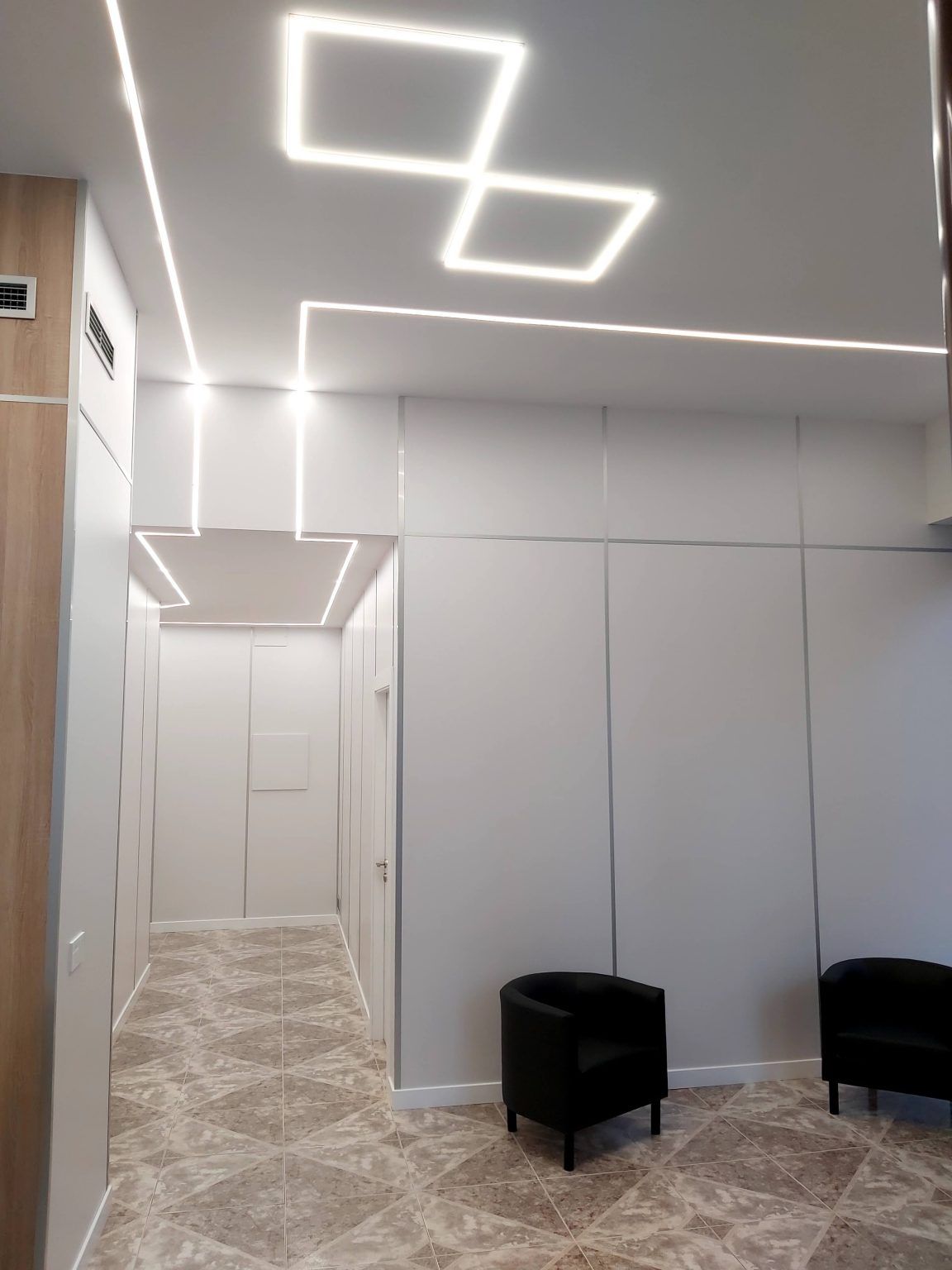 Sala de espera de la oficina de MJ Gestores en Caudete
